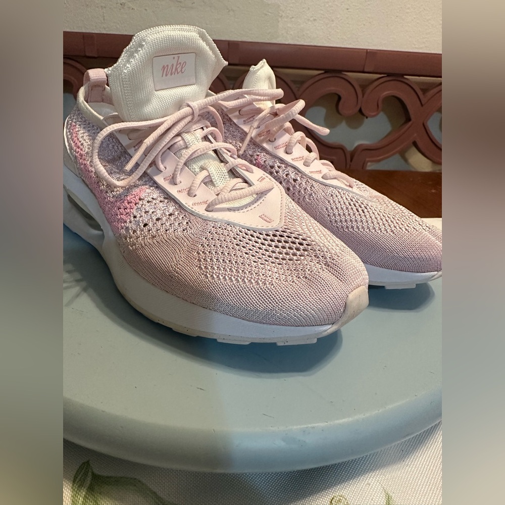 Nike Pink Athletic Running Shoes Breathable Design - Picture 9 of 10